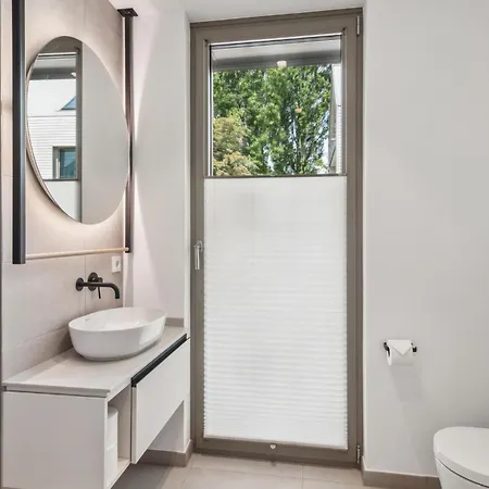 2 Bedroom Awesome In Tossens Apartment *